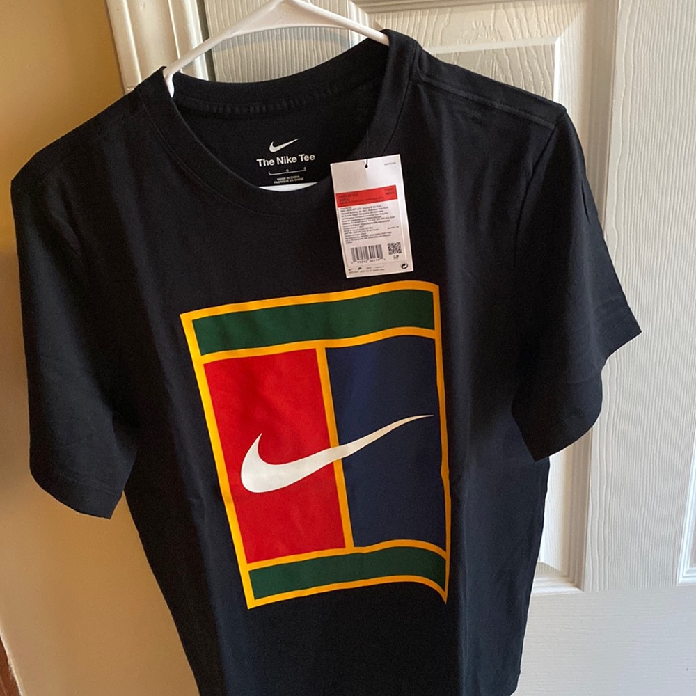 Nike black men’s tshirt